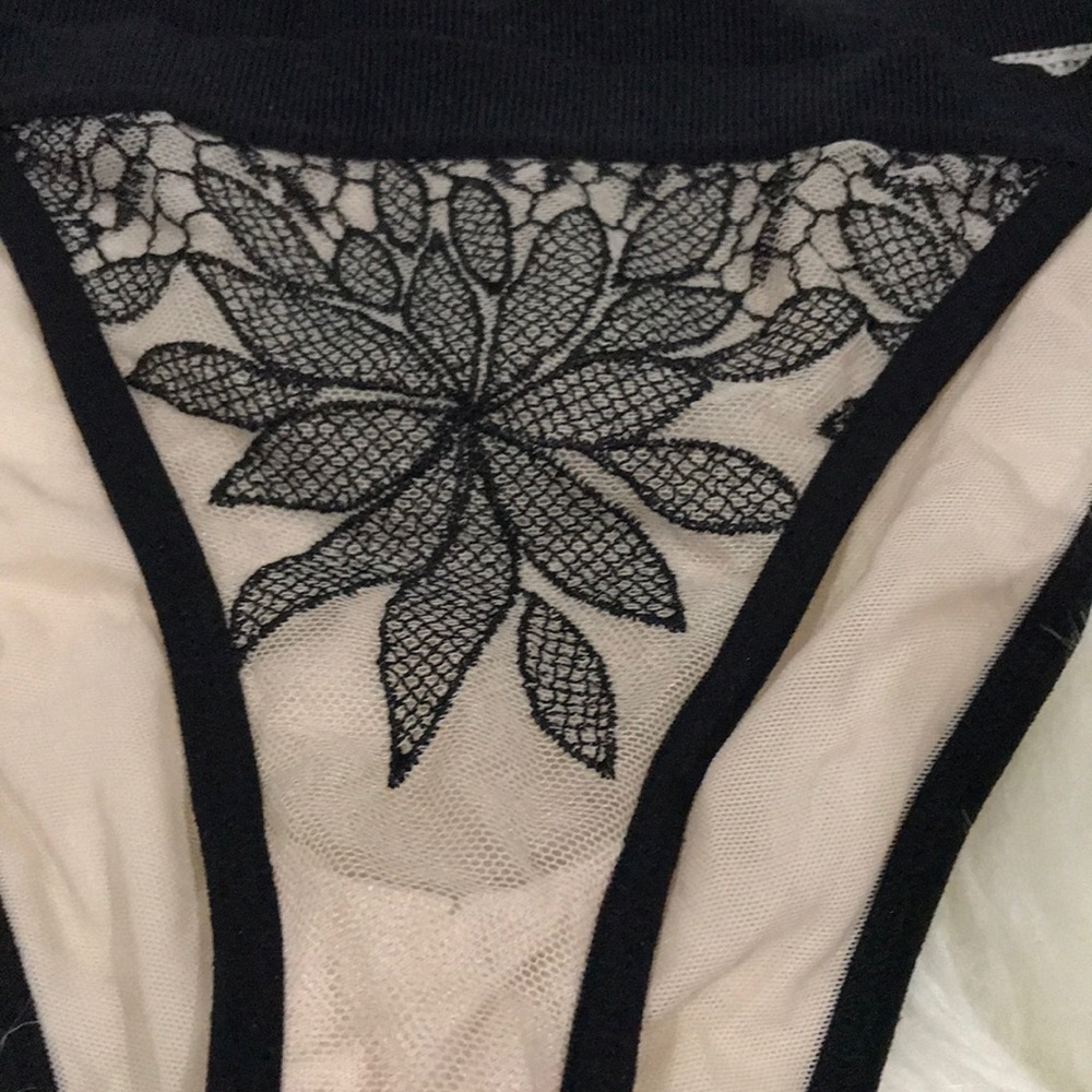 Nude & black sexy lingerie 💕 - Picture 5 of 8